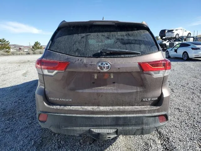 5TDJZRFH2HS431802 2017 2017 Toyota Highlander- SE 6