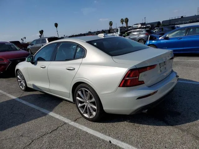 7JR102FK8KG001031 2019 2019 Volvo S60- T5 Momentum 2