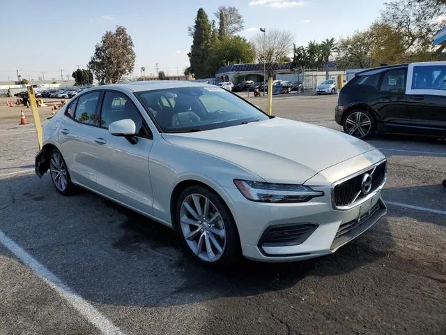 7JR102FK8KG001031 2019 2019 Volvo S60- T5 Momentum 4