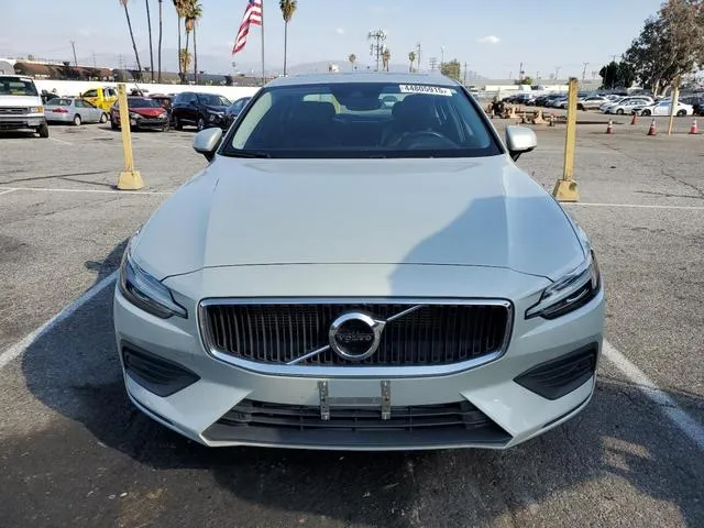 7JR102FK8KG001031 2019 2019 Volvo S60- T5 Momentum 5