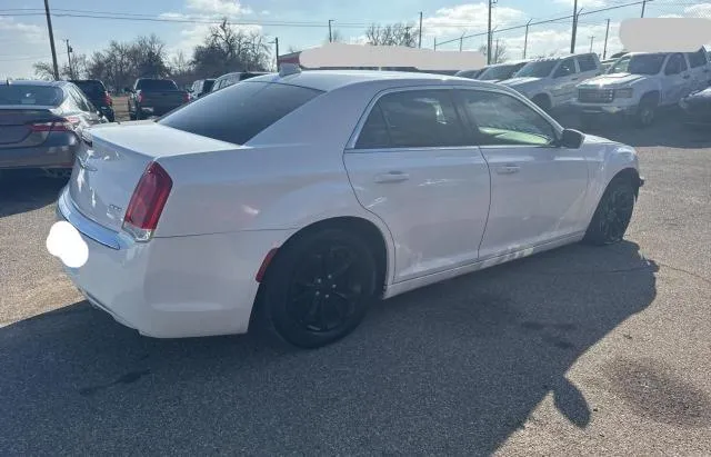 2C3CCAAG7GH273937 2016 2016 Chrysler 300- Limited 4