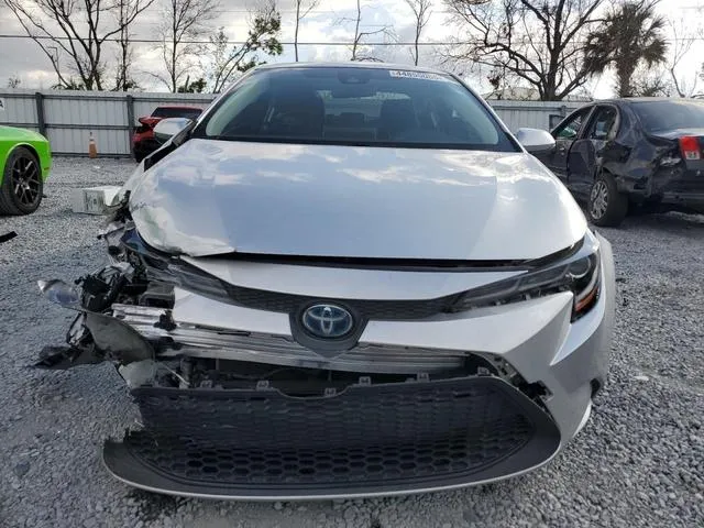 JTDEAMDE8MJ017564 2021 2021 Toyota Corolla- LE 5