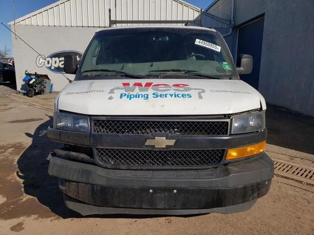 1GCWGBFP8J1258073 2018 2018 Chevrolet Express 5