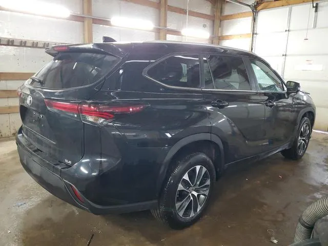 5TDKDRAH3RS541110 2024 2024 Toyota Highlander- LE 3