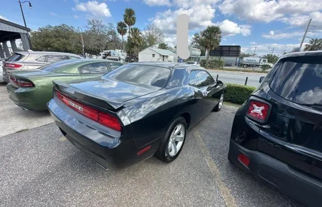 2C3CDYAG8DH692137 2013 2013 Dodge Challenger- Sxt 4