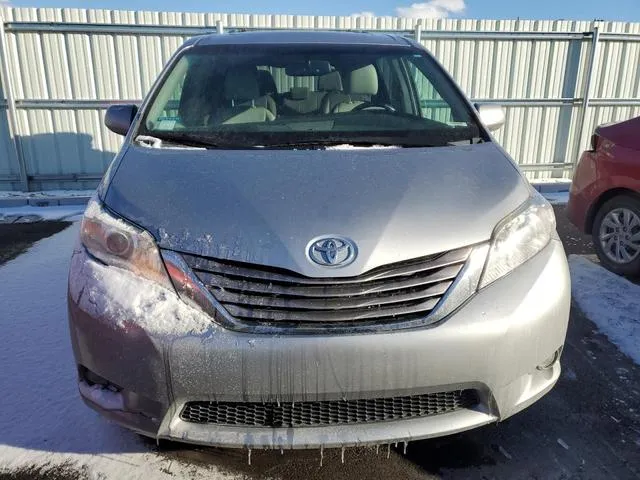 5TDDZ3DC9HS185820 2017 2017 Toyota Sienna- Xle 5