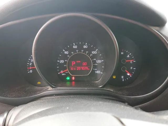 KNDJN2A24F7126704 2015 2015 KIA Soul 9