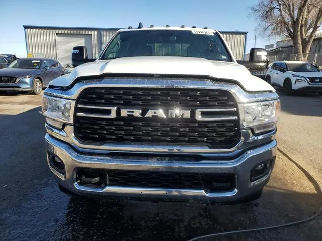 3C63RRHL8RG337120 2024 2024 RAM 3500- Big Horn 5