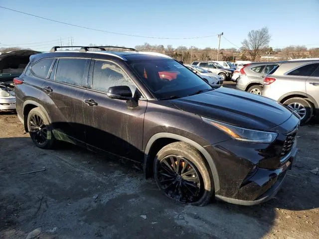 5TDHZRBH1MS131487 2021 2021 Toyota Highlander- Xle 4