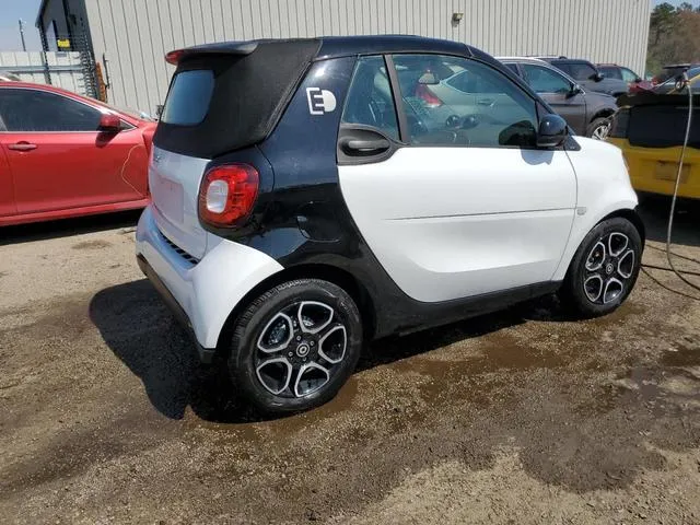 WMEFK9BA9JK261021 2018 2018 Smart Fortwo 3