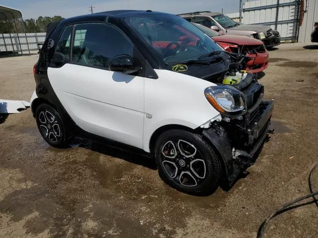 WMEFK9BA9JK261021 2018 2018 Smart Fortwo 4