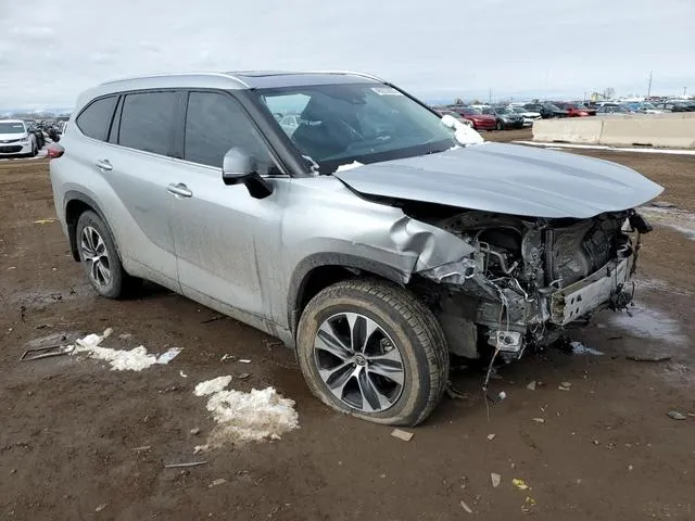 5TDHZRBH1MS152517 2021 2021 Toyota Highlander- Xle 4