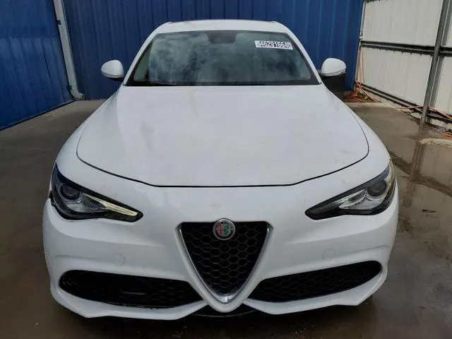 ZARFAEBN8J7566936 2018 2018 Alfa Romeo Giulia 5