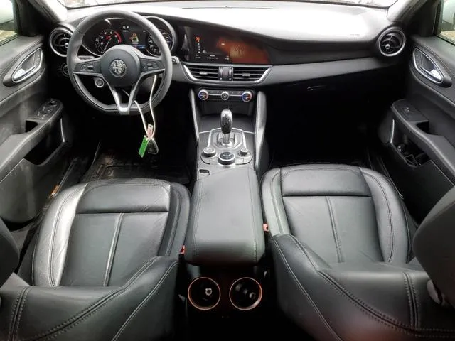 ZARFAEBN8J7566936 2018 2018 Alfa Romeo Giulia 8