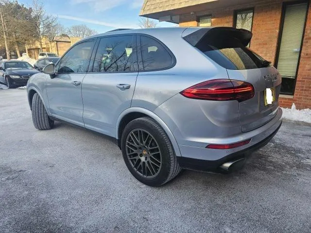 WP1AA2A23HKA84570 2017 2017 Porsche Cayenne 3