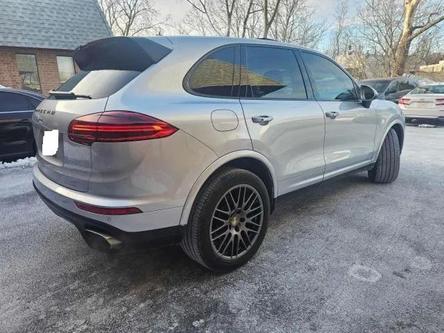 WP1AA2A23HKA84570 2017 2017 Porsche Cayenne 4