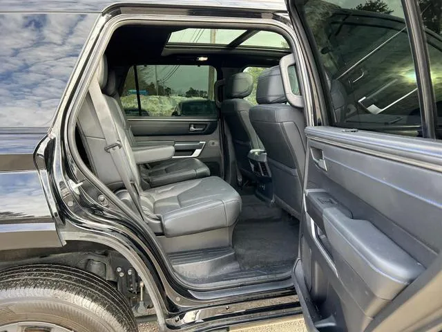 7SVAAABA8PX001787 2023 2023 Toyota Sequoia- SR5 6