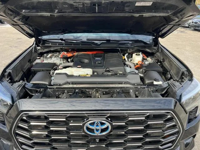 7SVAAABA8PX001787 2023 2023 Toyota Sequoia- SR5 8