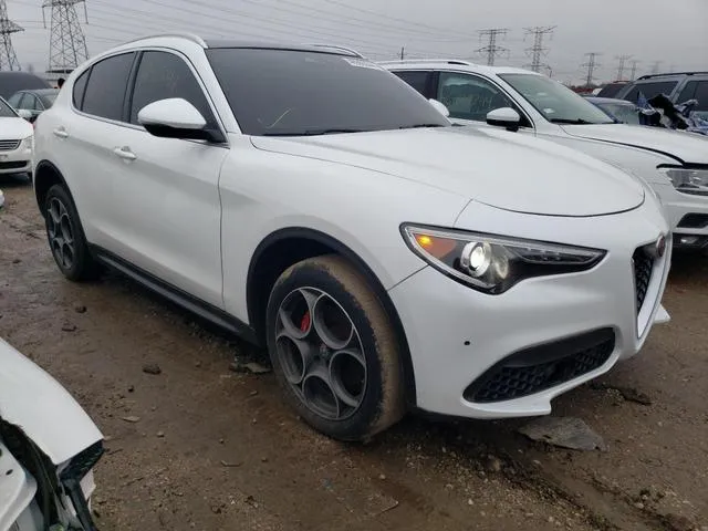 ZASFAKBNXJ7B92443 2018 2018 Alfa Romeo Stelvio- TI 4