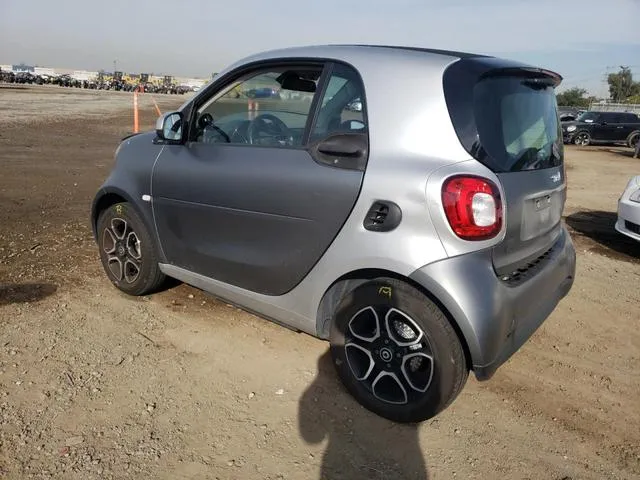 WMEFJ9BA3JK323113 2018 2018 Smart Fortwo 2