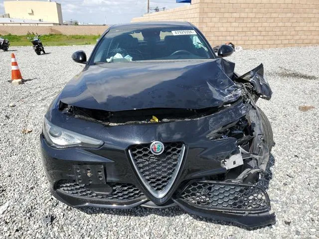 ZARFAECN5H7553778 2017 2017 Alfa Romeo Giulia- TI 5