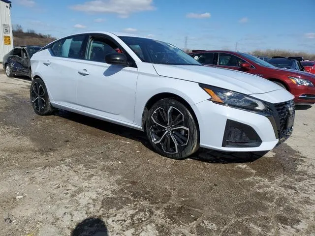 1N4BL4CV9PN338823 2023 2023 Nissan Altima- SR 4