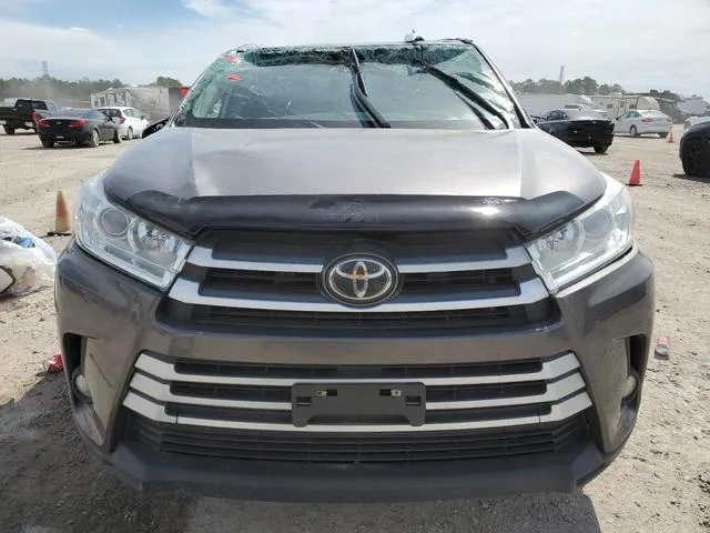 5TDKZRFH6JS533789 2018 2018 Toyota Highlander- SE 5