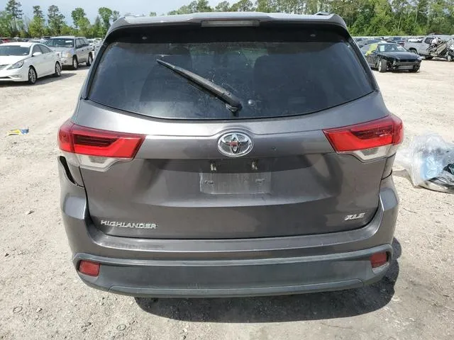 5TDKZRFH6JS533789 2018 2018 Toyota Highlander- SE 6