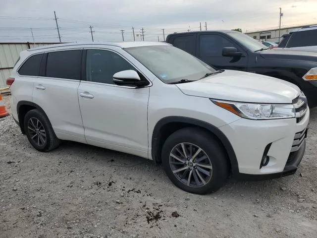 5TDJZRFH9JS525553 2018 2018 Toyota Highlander- SE 4