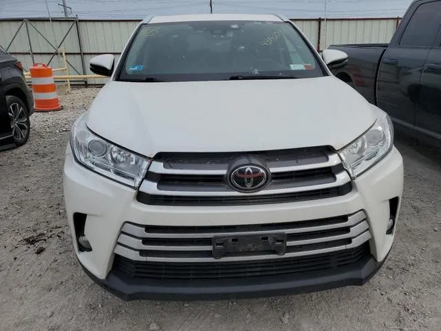 5TDJZRFH9JS525553 2018 2018 Toyota Highlander- SE 5