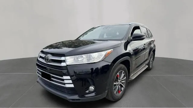 5TDJZRFH0HS404923 2017 2017 Toyota Highlander- SE 2