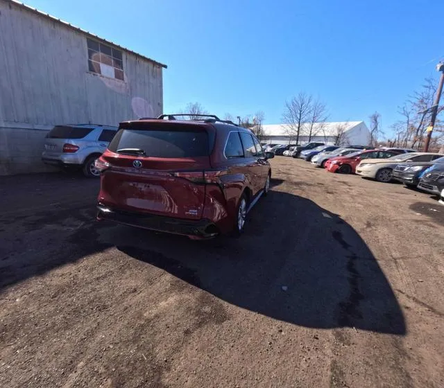 5TDDSKFC6NS057039 2022 2022 Toyota Sienna- Xse 4