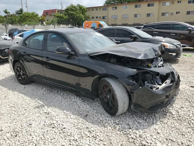 ZARFANAN8K7621694 2019 2019 Alfa Romeo Giulia 4