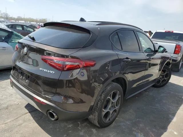 ZASFAKPN1J7B93635 2018 2018 Alfa Romeo Stelvio- Sport 3