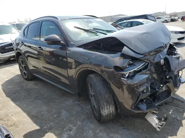 ZASFAKPN1J7B93635 2018 2018 Alfa Romeo Stelvio- Sport 4