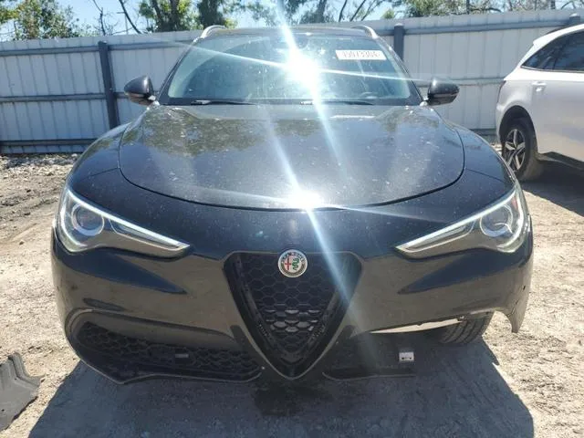 ZASFAKBN2J7B81887 2018 2018 Alfa Romeo Stelvio- TI 5