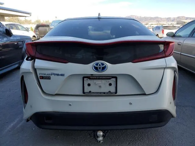 JTDKARFP8J3071543 2018 2018 Toyota Prius 6