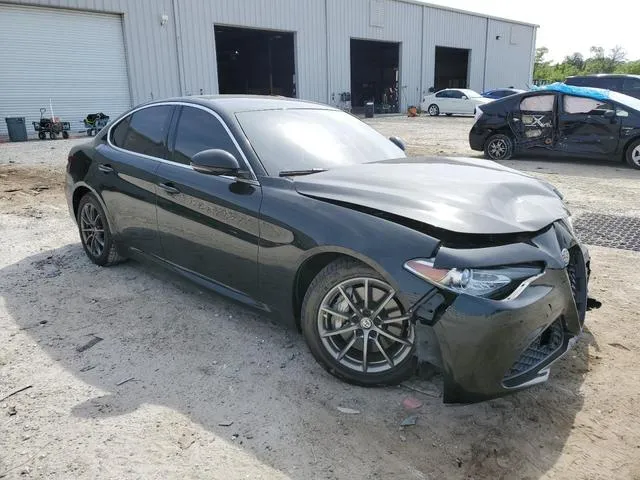 ZARFAEBN8J7591237 2018 2018 Alfa Romeo Giulia 4