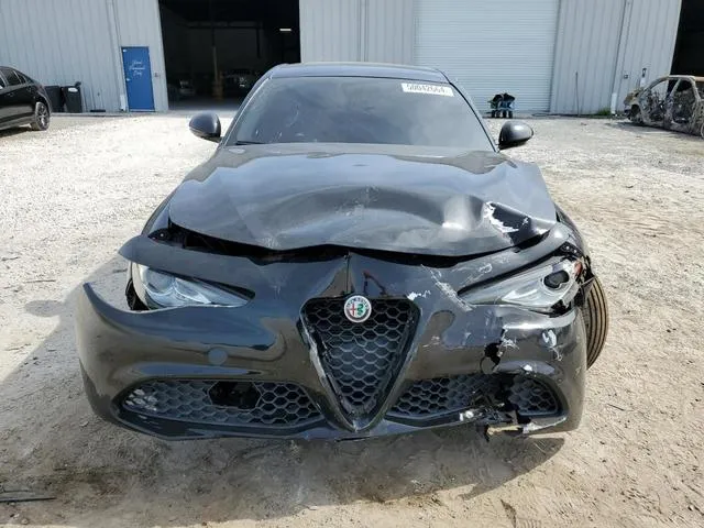 ZARFAEBN8J7591237 2018 2018 Alfa Romeo Giulia 5