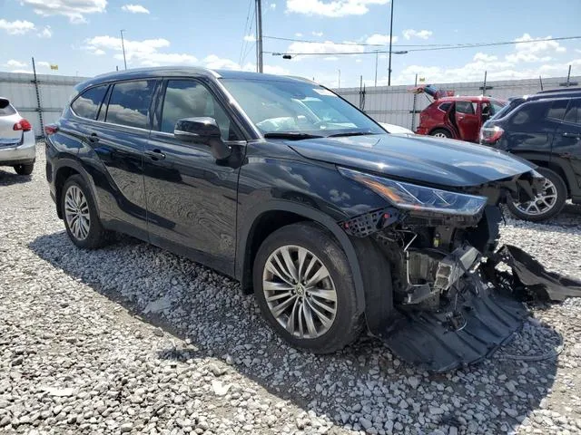 5TDFZRBH8NS169369 2022 2022 Toyota Highlander- Platinum 4