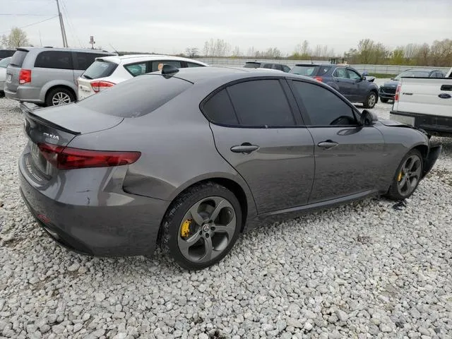 ZARFAEDN7J7575592 2018 2018 Alfa Romeo Giulia- Q4 3