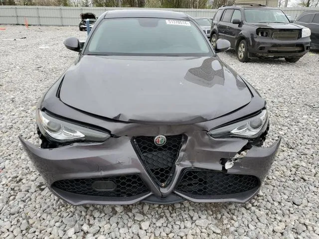 ZARFAEDN7J7575592 2018 2018 Alfa Romeo Giulia- Q4 5