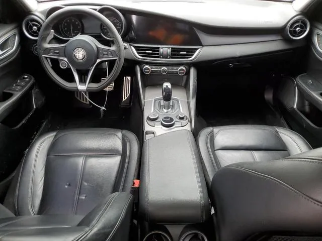 ZARFAEDN7J7575592 2018 2018 Alfa Romeo Giulia- Q4 8