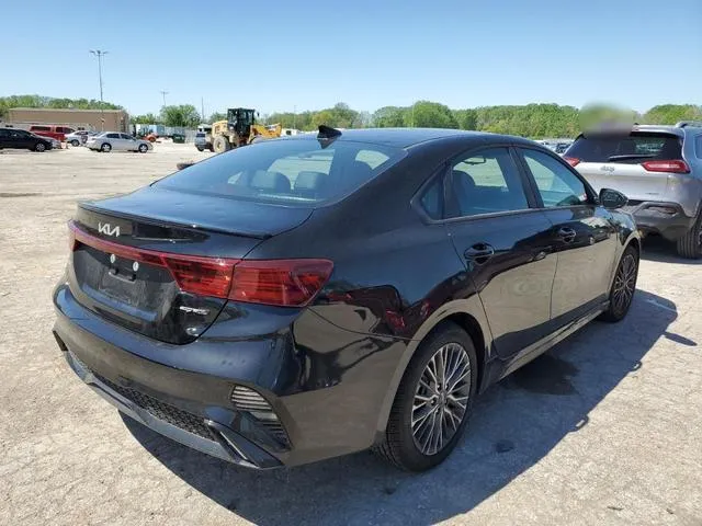 3KPF54AD7RE746664 2024 2024 KIA Forte- Gt Line 3