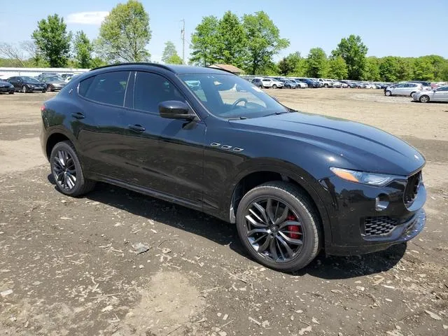 ZN661XUA4JX299213 2018 2018 Maserati Levante 4