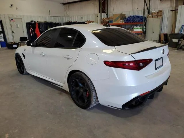 ZARFAEAV9H7552264 2017 2017 Alfa Romeo Giulia- Quadrifoglio 2