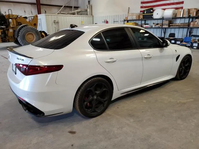 ZARFAEAV9H7552264 2017 2017 Alfa Romeo Giulia- Quadrifoglio 3