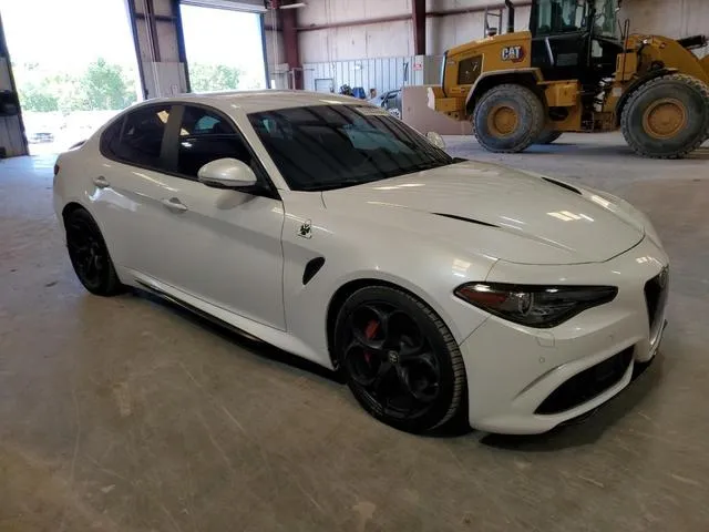 ZARFAEAV9H7552264 2017 2017 Alfa Romeo Giulia- Quadrifoglio 4