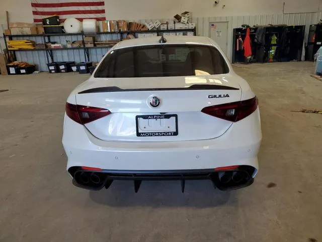 ZARFAEAV9H7552264 2017 2017 Alfa Romeo Giulia- Quadrifoglio 6