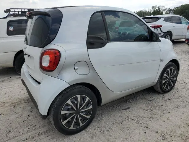 WMEFJ5DA6HK169979 2017 2017 Smart Fortwo 3